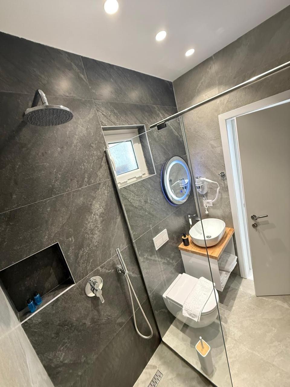 Sea Breeze Villa Sarande Exterior photo